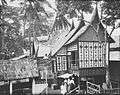 COLLECTIE TROPENMUSEUM Een Minangkabau huis op de Koloniale Tentoonstelling in Semarang TMnr 60026656.jpg