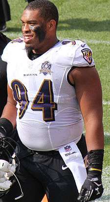A picture of American football player Carl Davis.