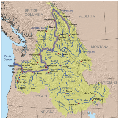 Three-color map of the Columbia River watershed. The watershed is shaped roughly like a funnel with its wide end to the east and its narrow end along the border between Washington and Oregon as it nears the Pacific Ocean. The watershed extends into the western US states of Washington, Oregon, Idaho, Nevada, Utah, Wyoming, and Montana, and the western Canadian province of British Columbia as far east as its border with Alberta. The river itself makes a hairpin turn from north-west to south in British Columbia and another sharp turn from south to west as it nears Oregon.