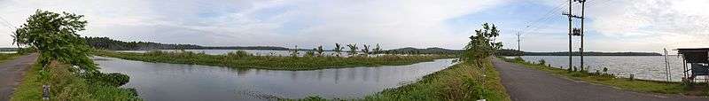 An eastward panoramic view of shallow backwaters along the western regions of Thrissur district (Click to see in larger size)